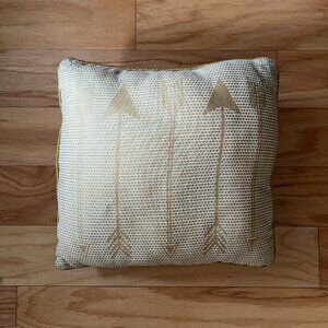 Arrow pattern accent pillow